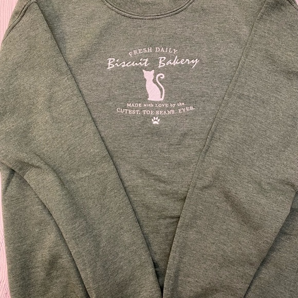 Cat Toe Bean Lover’s Embroidered Sweatshirt - Picture 3 of 4
